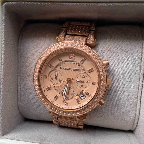 Micheal Kors Watch set - Picture 2 of 4